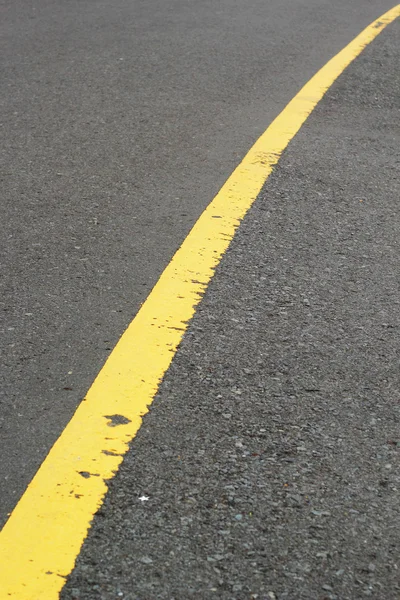 yollar ve kesik çizgiler.
