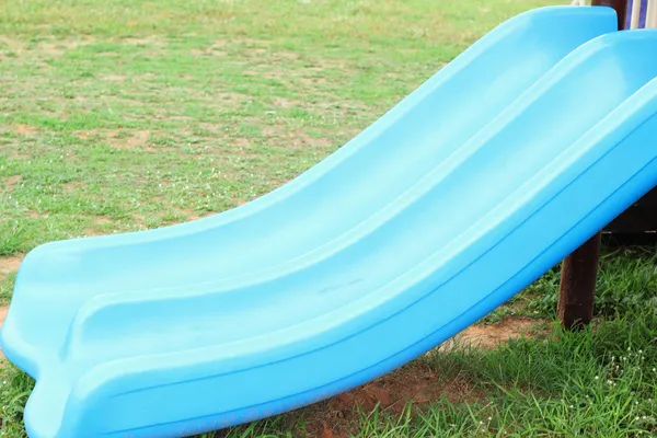 Jogador no parque infantil . — Fotografia de Stock