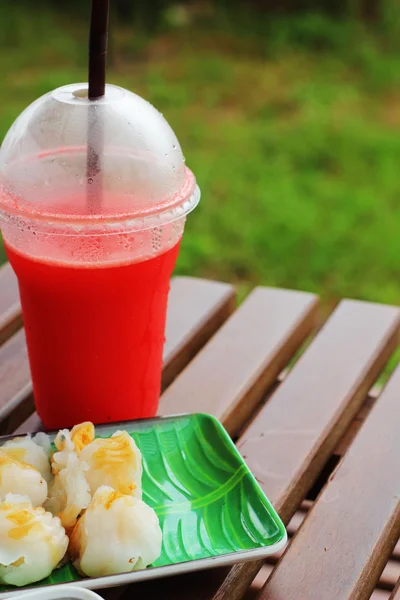 Watermelon smoothie with dumplings. — Stock Photo, Image