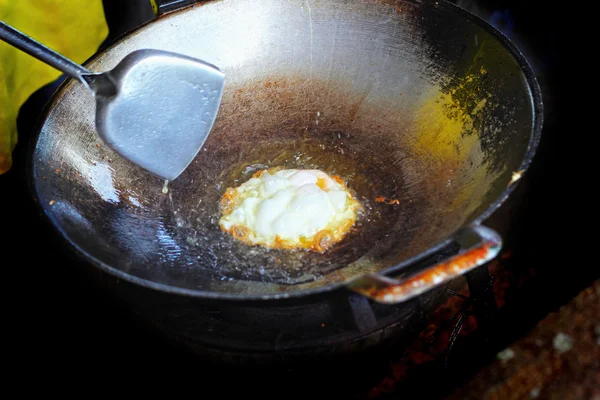 Fried egg in the pan — Stock Photo, Image