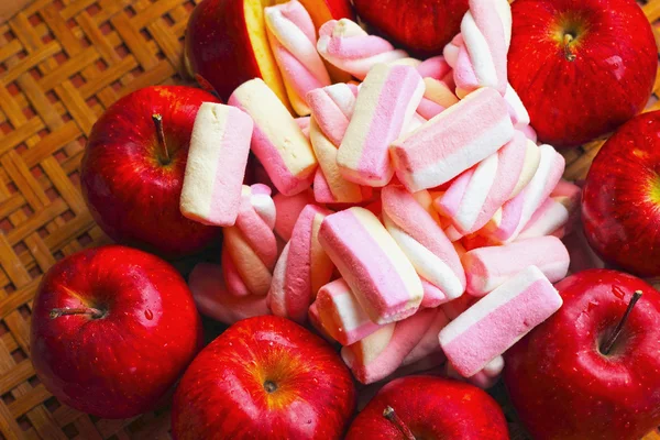 Owoce jabłko czerwone z prawoślazu — Zdjęcie stockowe