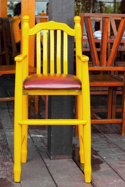 Bench brown in the park. — Stock Photo, Image