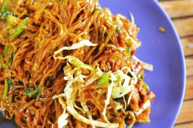 Tay gıda pad thai, domuz eti ile stir fry erişte.