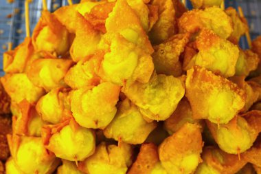 Kızarmış köfte - Bıldırcın yumurta sarılı.