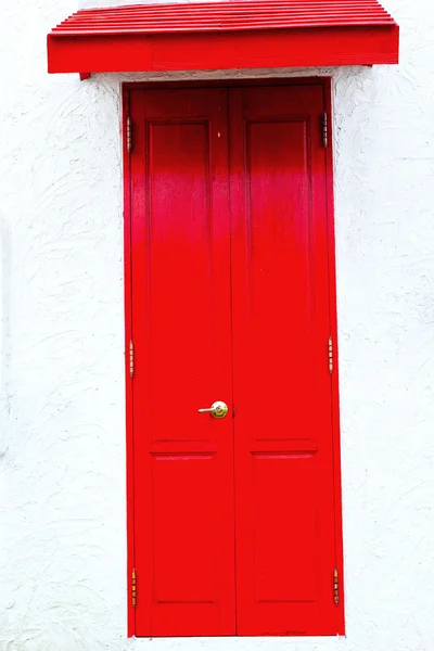 Czerwony drzwi drewniane - styl vintage. — Zdjęcie stockowe