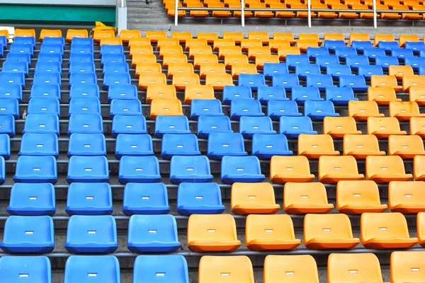 Tribuna del sedile in uno stadio vuoto . — Foto Stock