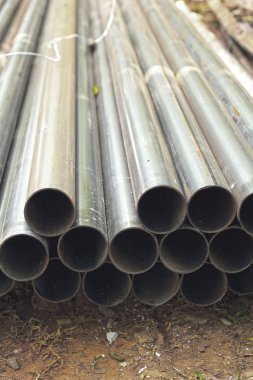 -tahtalar eski metal borular.