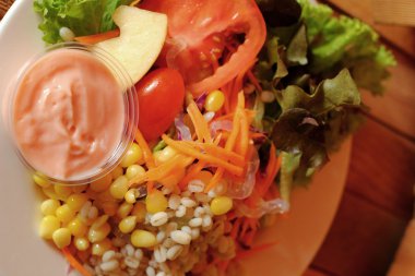 plaka sebze salatası.