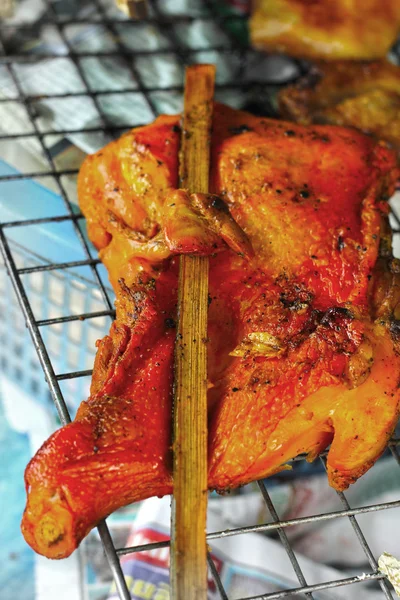 Grilling chicken on the stove — Stock Photo, Image