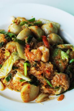 Deniz ürünleri erişte ilave edin kuru - Sukiyaki