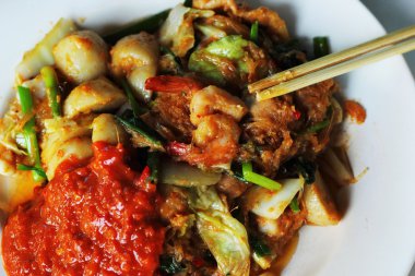 Deniz ürünleri erişte ilave edin kuru - Sukiyaki