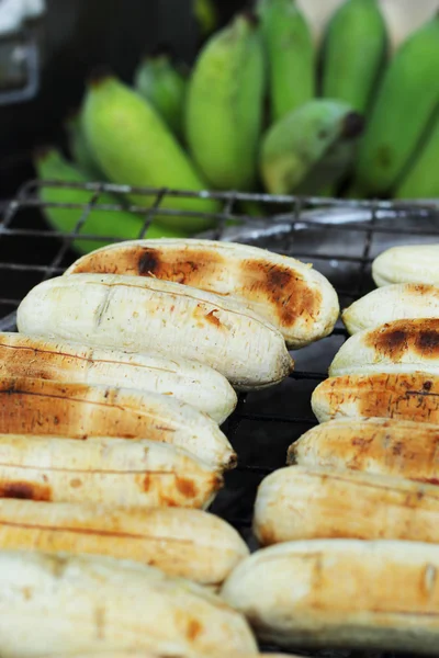 Banana grilled on the stove on the market. — Stock Photo, Image