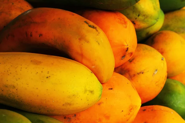 Papaya fruit in the market — Stock Photo, Image