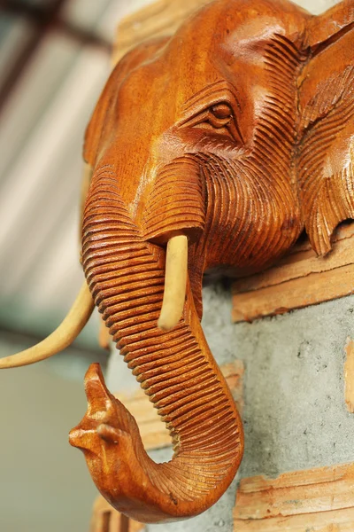 Ancient wood carving elephants on the wall. — Stock Photo, Image