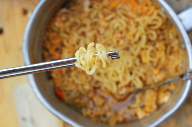 Asya erişte pot tutan çubukları