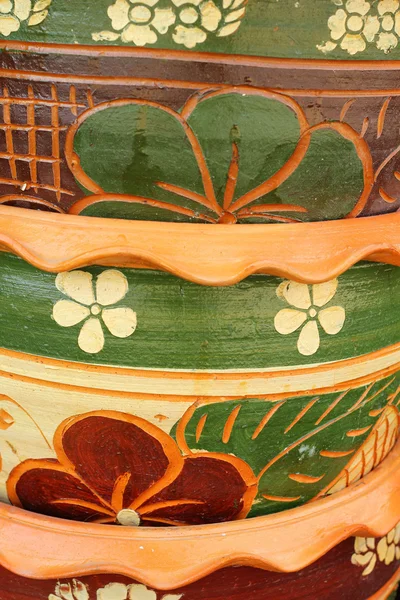 Impilato piante colorate in vaso all'aperto . — Foto Stock