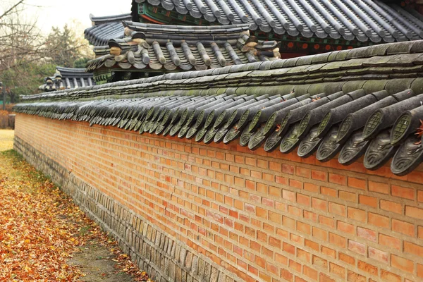 Ściany i dachy starodawny styl korea. — Zdjęcie stockowe