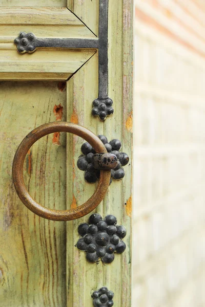 Porta de madeira velha no Palácio da Coreia do Sul . — Fotografia de Stock