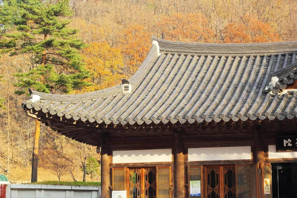 Traditionele houten huizen in Zuid-korea한국의 전통적인 목조 주택 — Zdjęcie stockowe