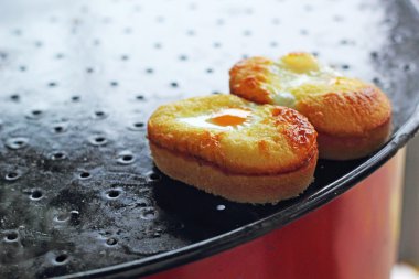 Kore dili yerel gıda, pasta hamuru, kızarmış yumurta Market.