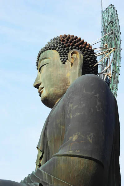 Boeddha in de sinheungsa-tempel in seoraksan nationaal park, Zuid — Stockfoto