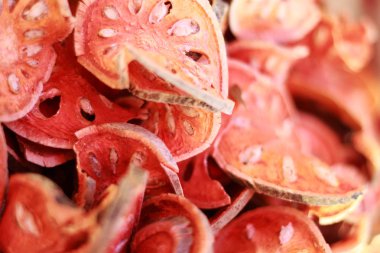 kurutulmuş bael meyve dilimleri