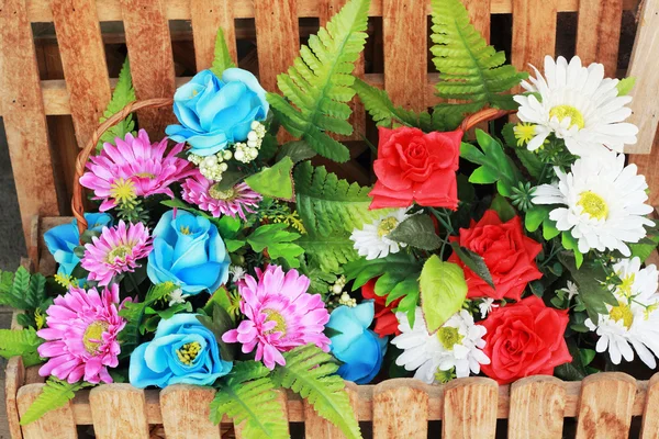 Primo piano di bouquet di fiori artificiali . — Foto Stock