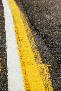 doku yol siyah, beyaz, sarı.