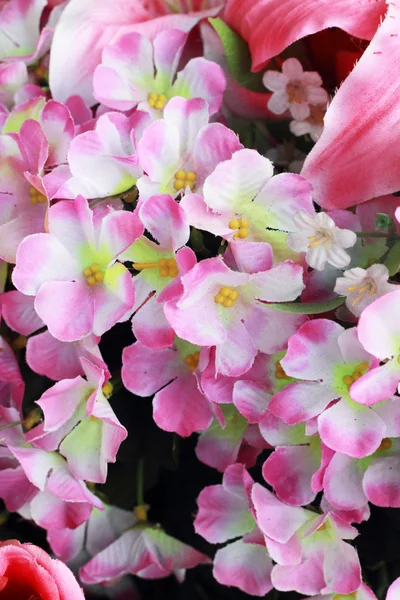 Vackra daisyi konstgjorda blommor. — Stockfoto