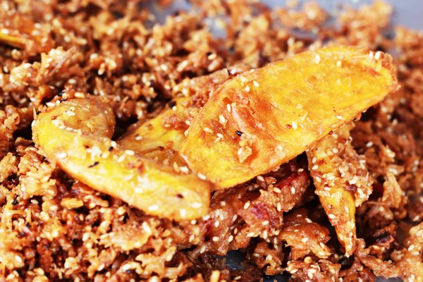 Patata frita con buñuelos de coco . — Foto de Stock