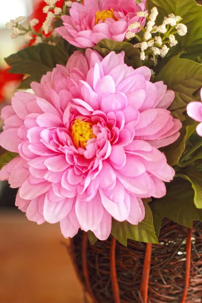 Vackra gerbera konstgjorda blommor. — Stockfoto