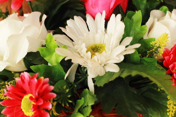 Belli crisantemi di fiori artificialipiękne chryzantemy kwiatów sztucznych — Zdjęcie stockowe