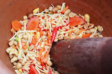 papayd salata üzerine taş harç