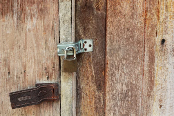 Cerradura de puerta de madera vieja estilo vintage . — Foto de Stock