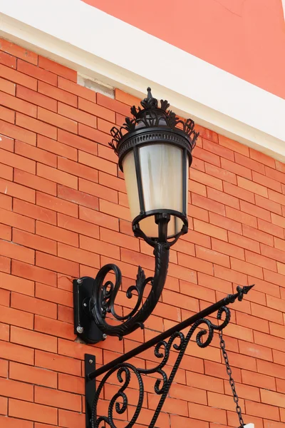 Lámpara fijada a una pared lateral . —  Fotos de Stock