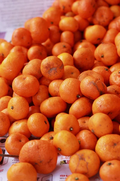 Fruits orange sur le marché — Photo