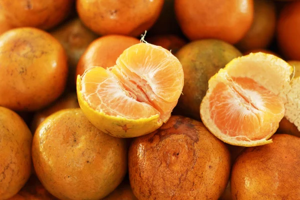 Frutas de naranja en el mercado — Foto de Stock