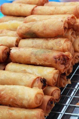 piyasada kızarmış böreği