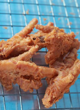 kızarmış tavuk budu yakın çekim