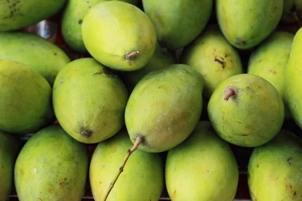 Fruta fresca del mango en el mercado —  Fotos de Stock