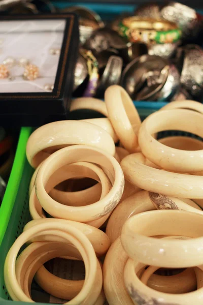 Jewelry bracelets in the market — Stock Photo, Image