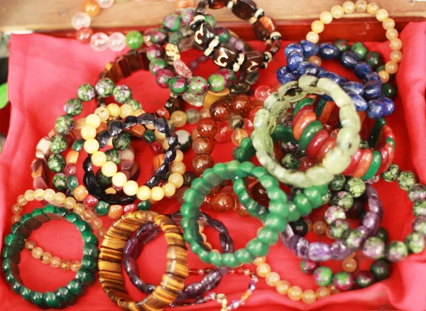 Bracciali gioielli sul mercato — Foto Stock