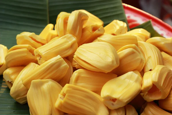 Jackfruit on a tray in the market — Stock Photo, Image