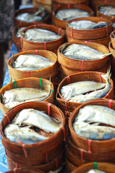 Pescado de caballa en el mercado —  Fotos de Stock