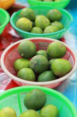 Piyasada taze limon
