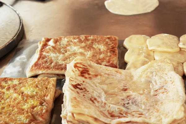 Çapati masada yemek — Stok fotoğraf