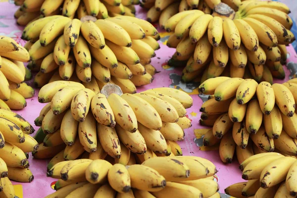 Close-up yellow banana in the market — Stock Photo, Image