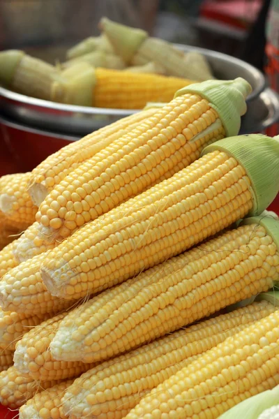 Sweet corn in the market — Stock Photo, Image