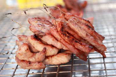 Bar-BQ veya barbekü ızgara et