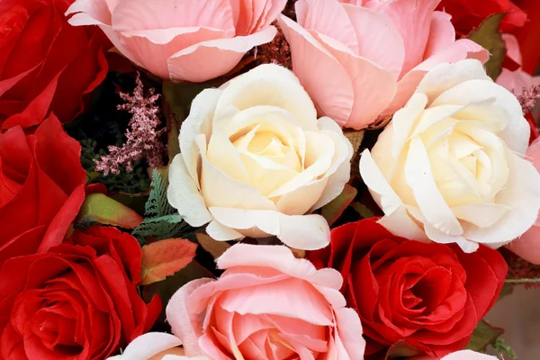 Vakre kunstige roseblomster – stockfoto